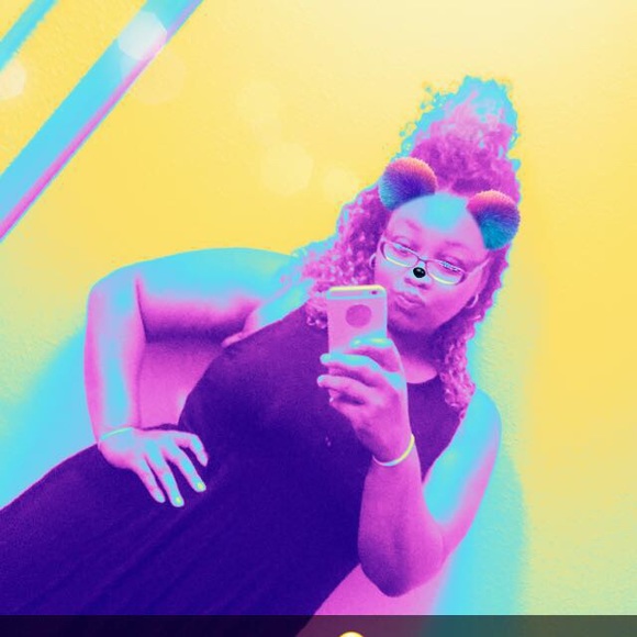 Meet your Posher, Amber - Picture 2 of 2